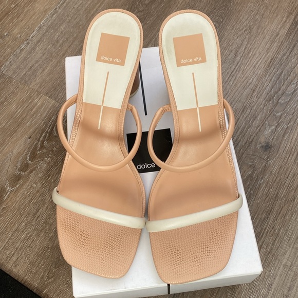 Dolce Vita Noles Sandals - Picture 3 of 4